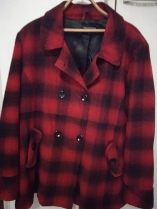 Демісезонне напівпальто Батал для пишних пані ДеШеВо