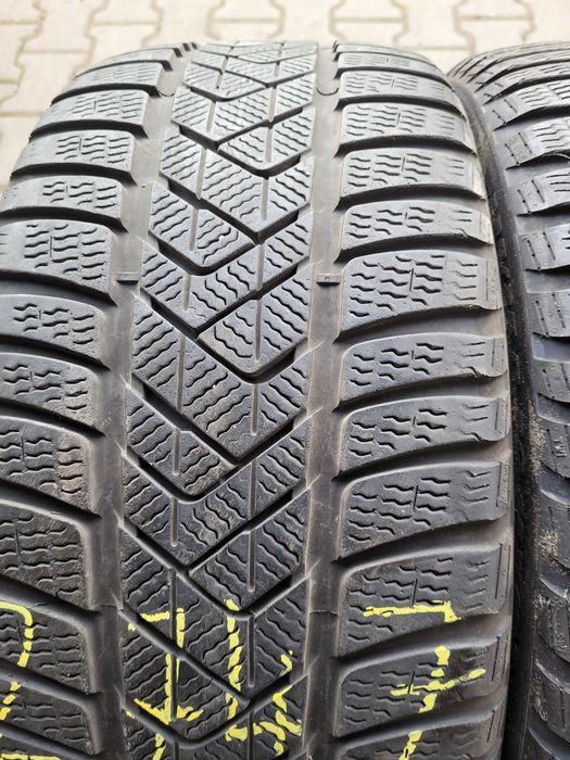 opony 2 sztuki Pirelli 235 / 35 20