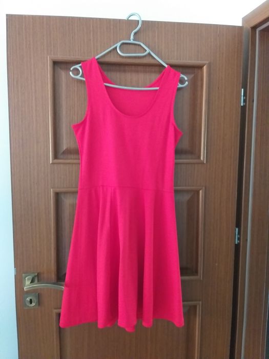 Czerwona sukienka Sinsay