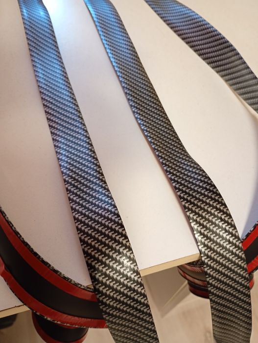 Карбонові стрічка на авто