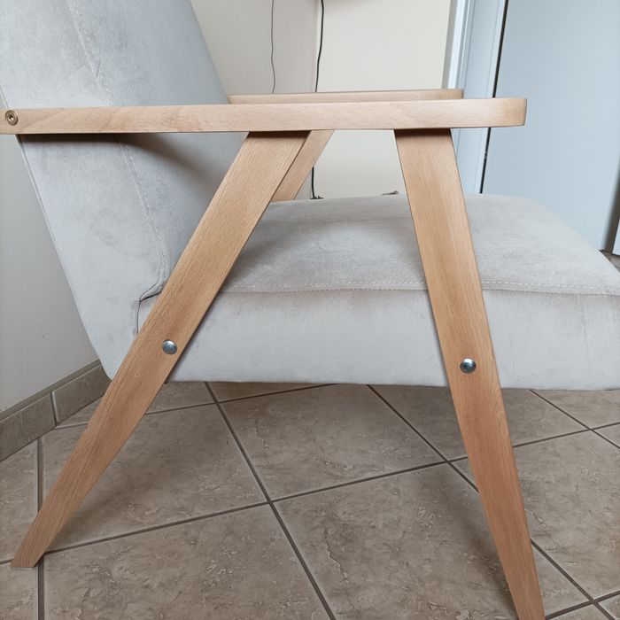 Fotel typu Lisek z PRL po renowacji