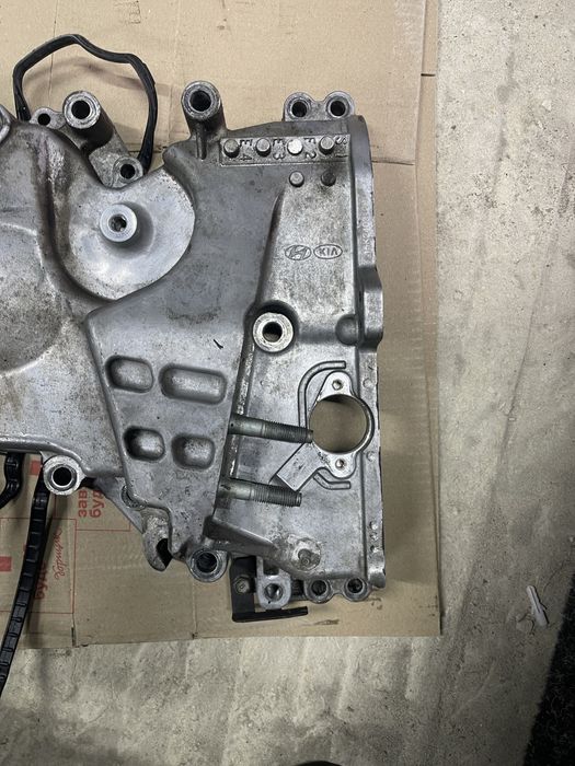 Крышка ГРМ+ Поддон Hyundai elantra AD 2.0 бензин