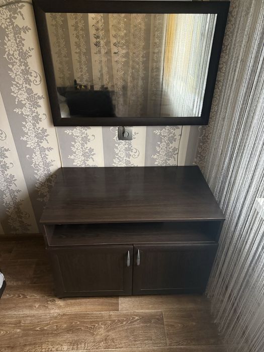 Комод с зеркалом