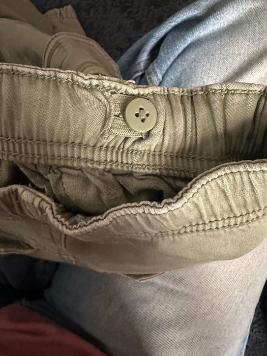 Spodnie bojówki ze zdjęcia