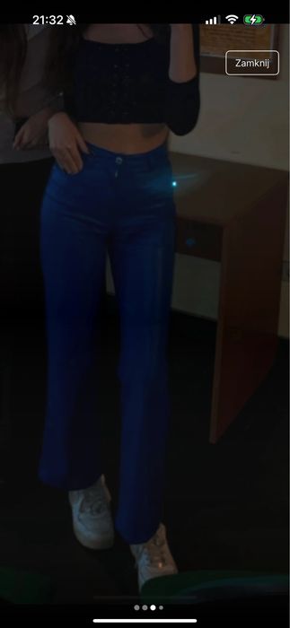 Niebieskie jeansy