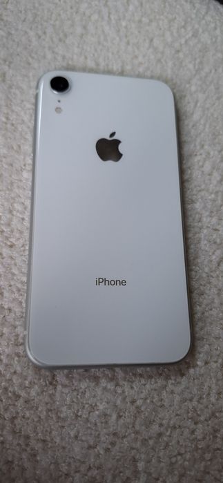 Продам iPhone XR б/у на 128 гб