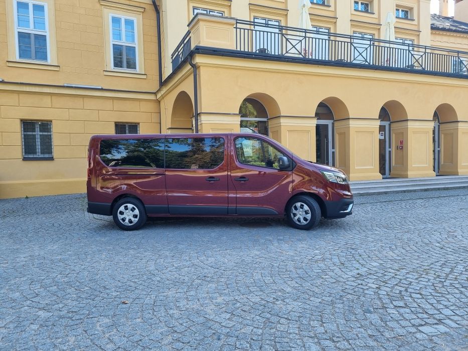 Wynajem Busa- Busów - 9 osobowych