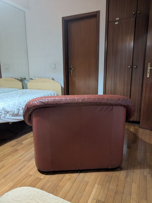 Sofá individual de couro