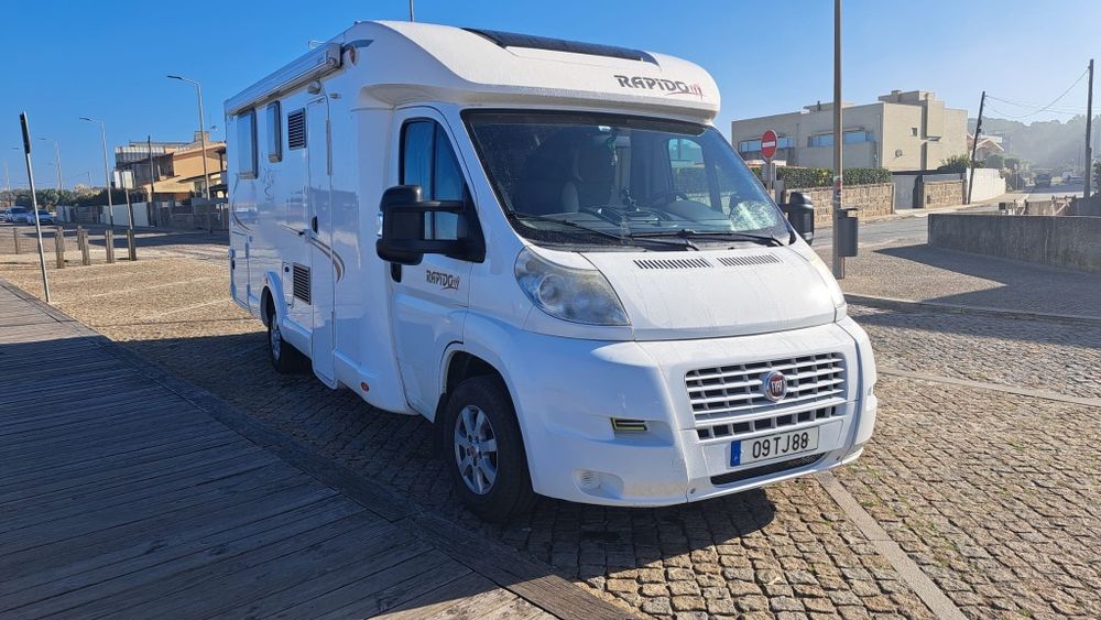 Autocaravana Rapido 6F 691 (2011) – Cama Central e Extras