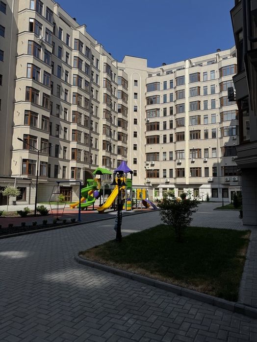 Оренда квартири житло посуточно подобово Одеса Авиньон море паркинг