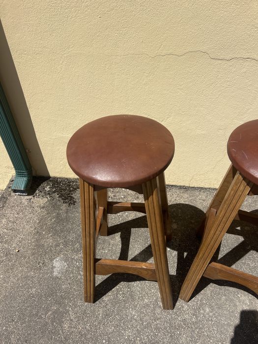 3 bancos de bar em madeira vintage