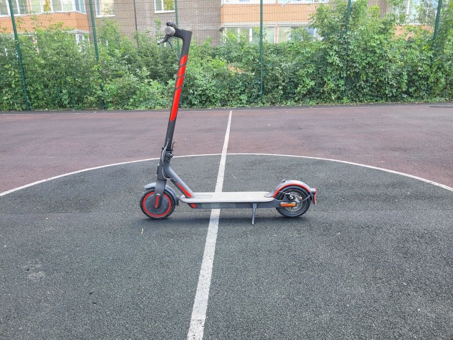 Продам самокат Xiaomi Mi Electric Scooter 1S