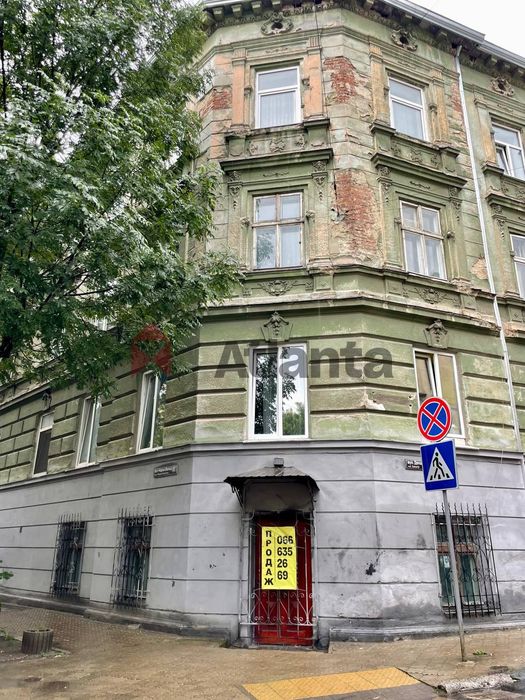 Продаж фасадного комерційного приміщення у ближньому центрі Львова