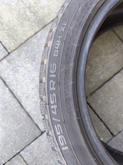 Opony zimowe 2 szt. Nokian WRD4 195/45 R16
