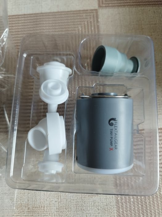 Mała pompka na akumulator do materacy TINY PUMP Flextailgear