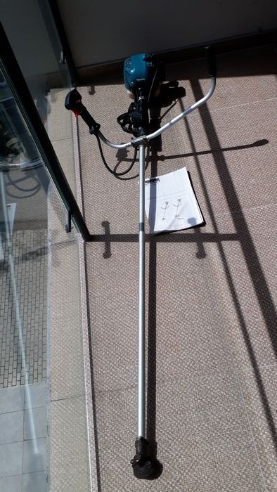 Бензокоса Makita EM2500U оригінал мотокоса