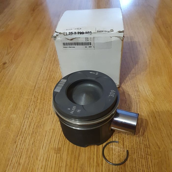 Поршень BMW 1 шт новий