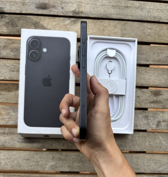 iPhone 16 - 128GB | Preto