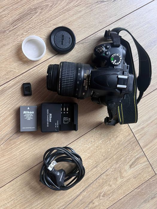Nikon D5000 | Nikkor VR DX AF-S 18-55 mm | torba | zużycie 19%