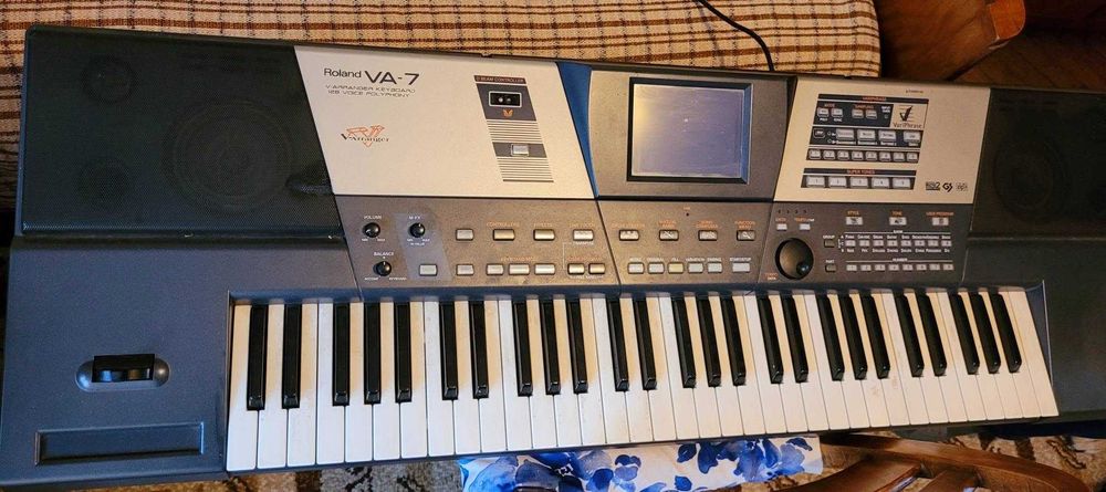 Keyboard roland va7