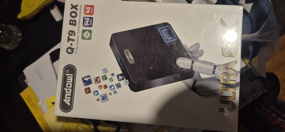 Box android Q-T9 box ultra 6k 4G ram 64Rom nova em caixa
