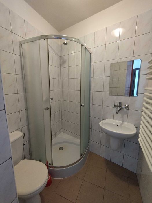 Pokój jednoosobowy z prywatną łazienką