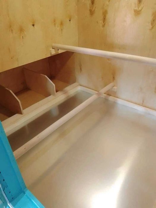 Курятник,курник на 7-10 птиц,освещене,обогрев. Доставка по Украине.