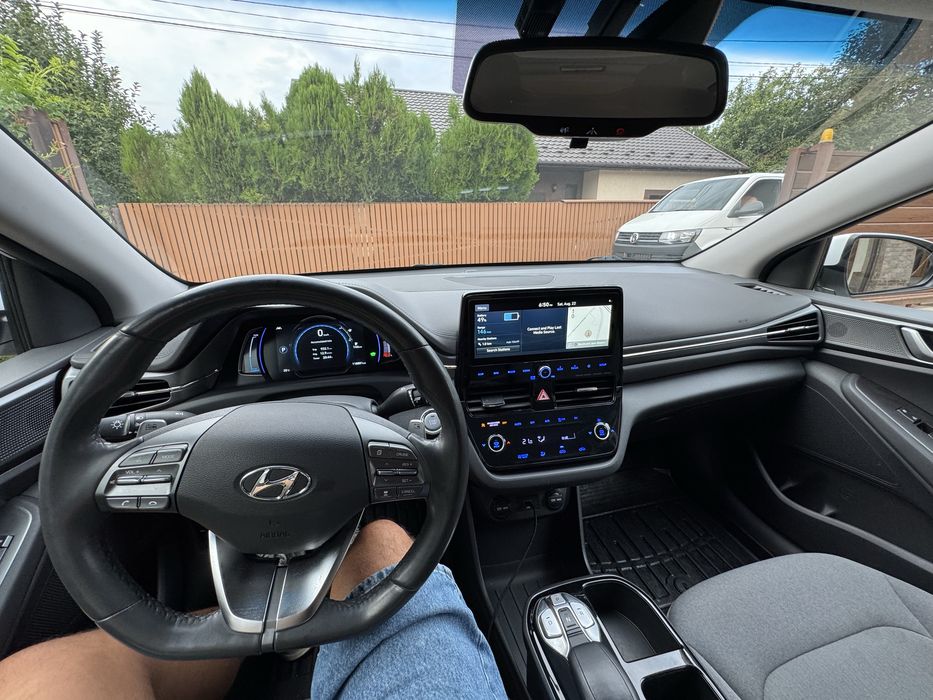 Hyundai Ioniq 2021 року