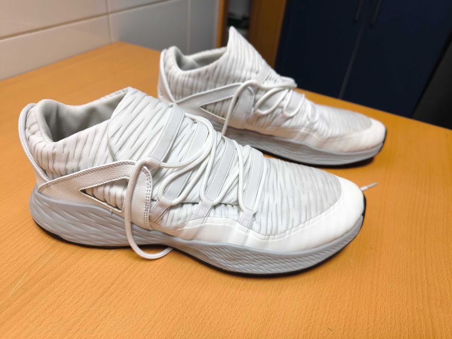 Vendo Sapatilhas JORDAN FORMULA 23 LOW