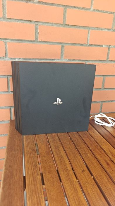 Konsola ps4 pro 1tb