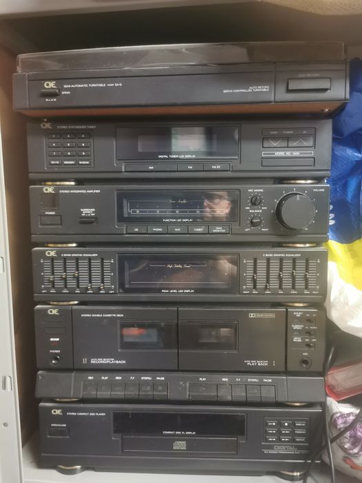 Aparelhagem vintage CIE sem colunas e não sei o que funciona está parada à muito tempo