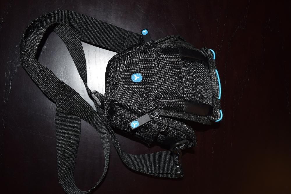 Selling a bridge camera bag, lightly used.64739089640451120