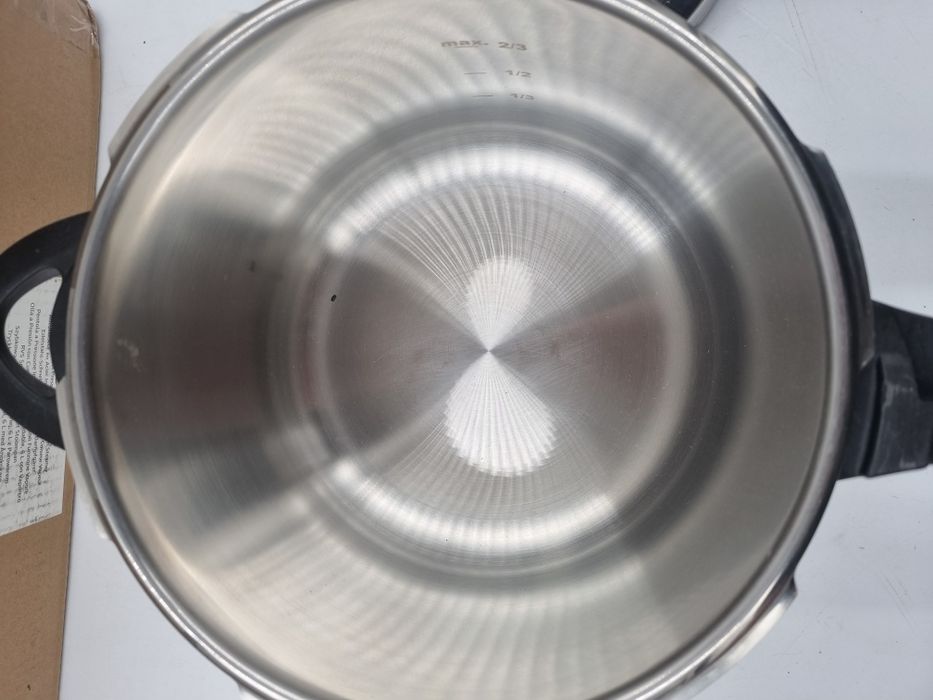 Szybkowar Amazon Basics że stali nierdzewnej 6 litrów