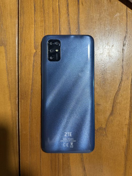 Smartphone ZTE V2020 Z8010