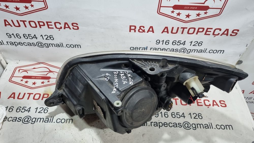 Ótica Farol Frente Frontal Direita Skoda Fabia Roonster 2006 a 2015