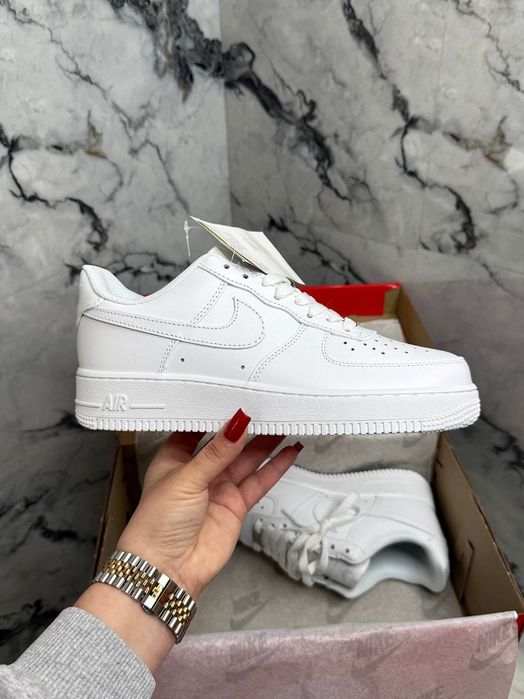 Знижка! Кросівки Nike Air Force 1 Classic White Low Найк Форси Білі Шкіра