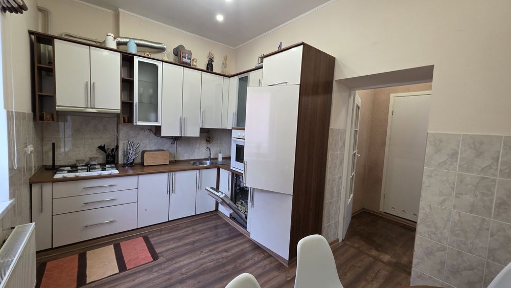 Вільна для оренди 2х кімн квартира типу Таунхаус