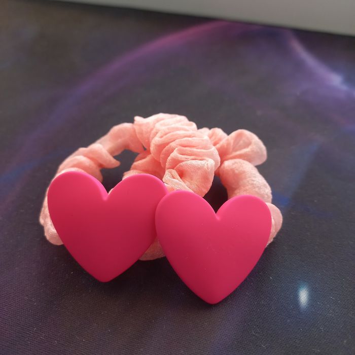 Модні резинки для волосся для дівчат