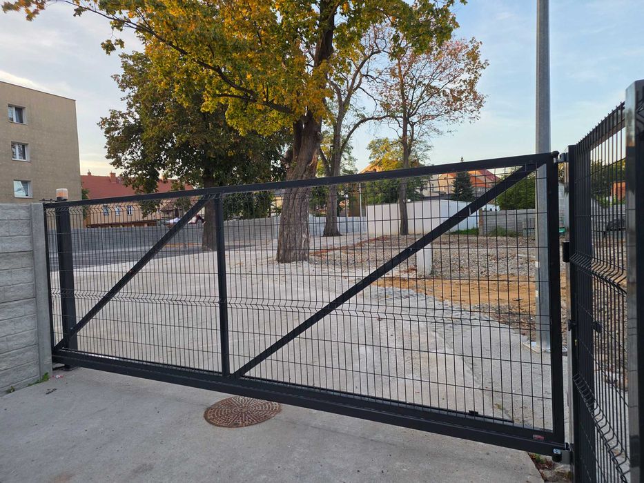 GARAŻ na WYNAJEM – MONITORING 24/7 • prąd • oświetlenie terenu - Armii Krajowej Centrum - Widok 2