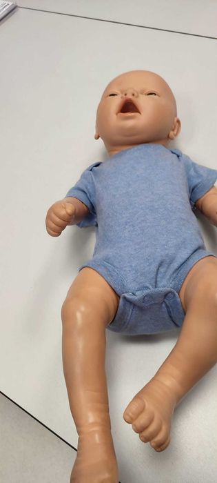Duża lalka, noworodek