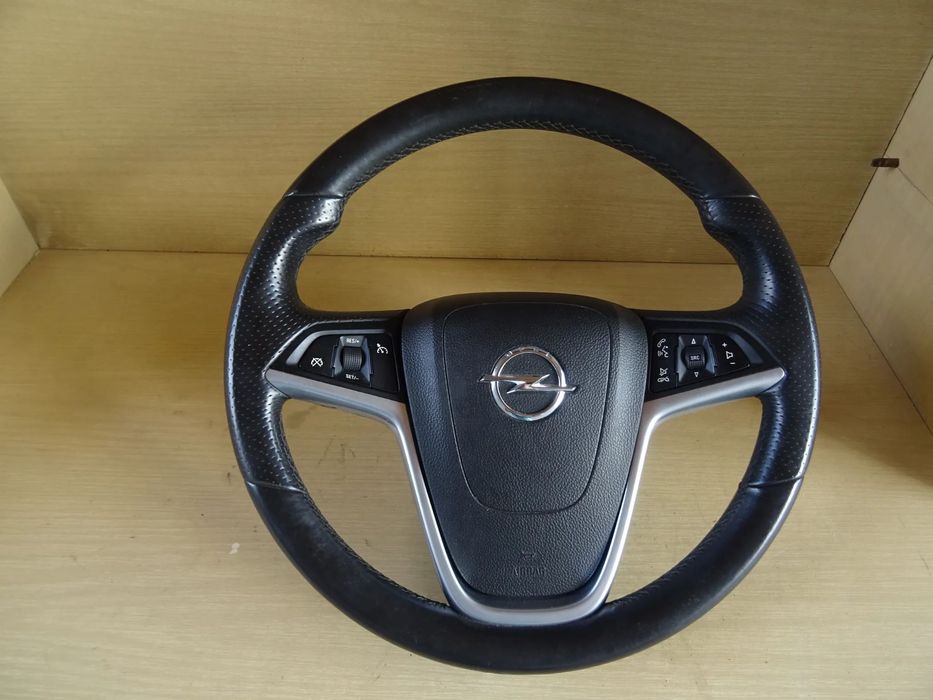 OPEL INSIGNIA A KIEROWNICA MULTIFUNKCJA SKÓRA PERFOROWANA AGR SPORT OPC LINE