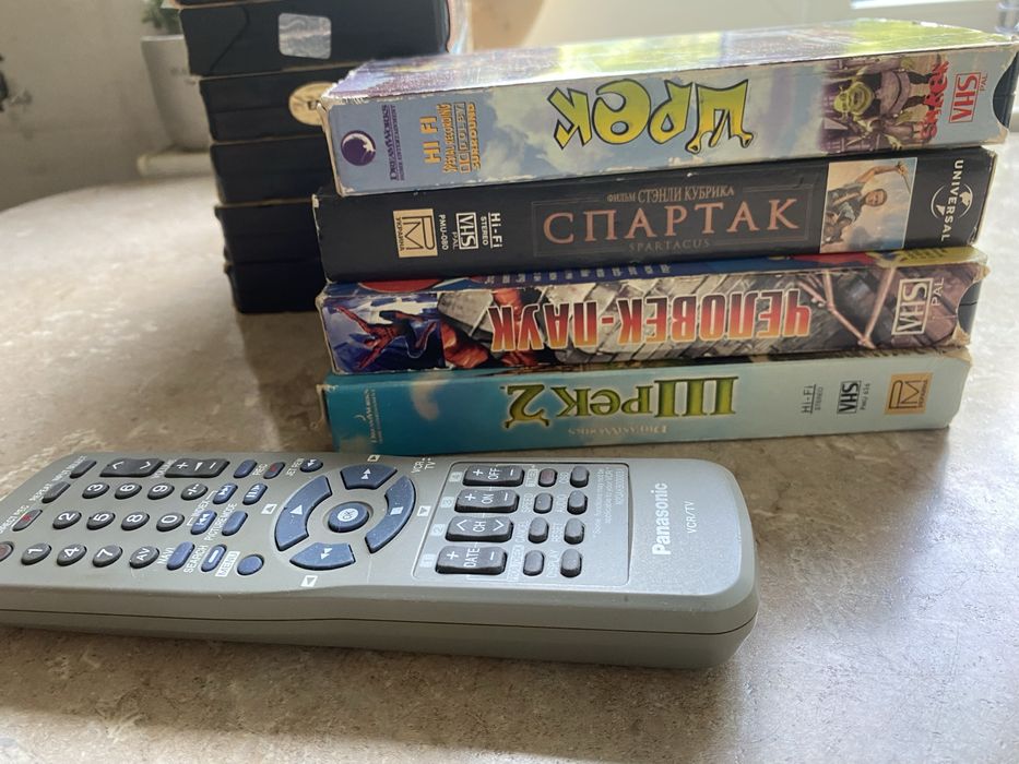 Видеомагнитофон Panasonic NV-SJ530 + VHS-кассеты