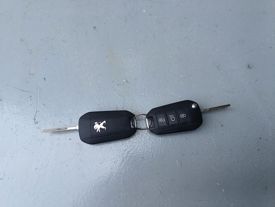peugeot 308 ii t9 13r- kluczyk pilot 9674001080 2szt