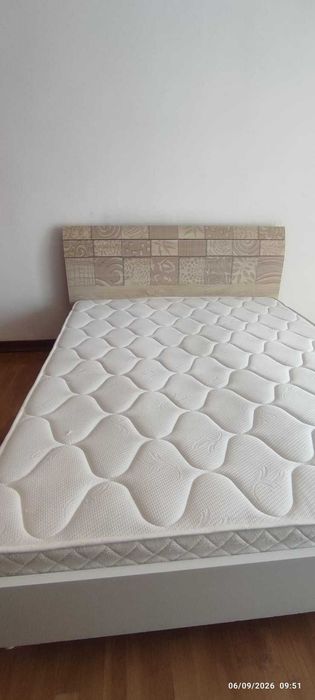 cama 160*200 com colchão e 2 cómodas-Portimão.