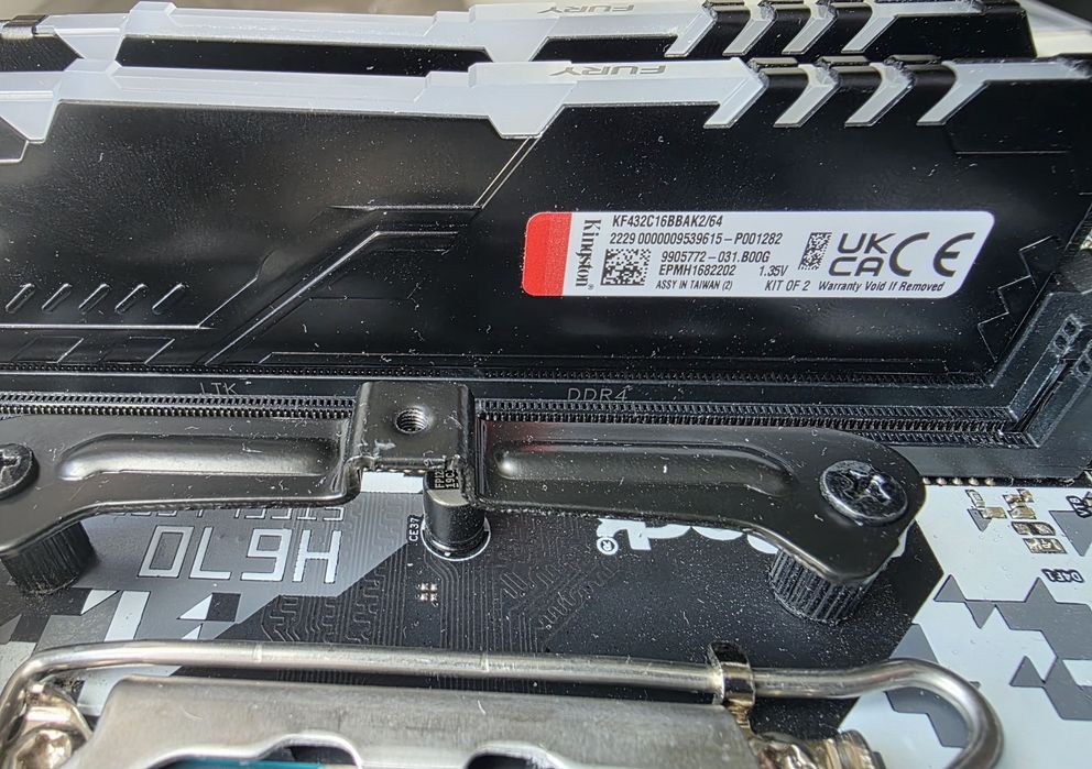 Продам комлект intel i5 12400, asrock h670 SL, ddr4 64Gb