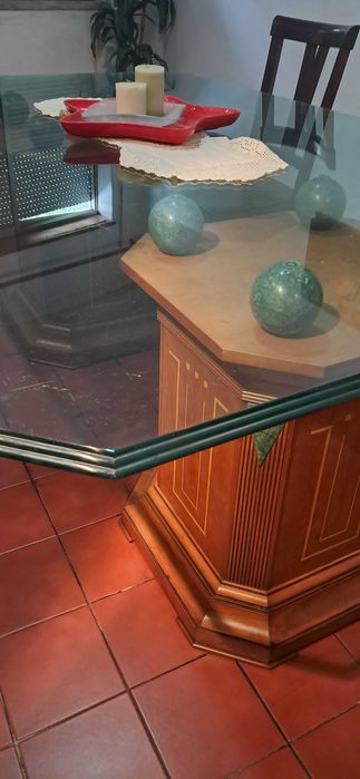 Estante de sala e mesa