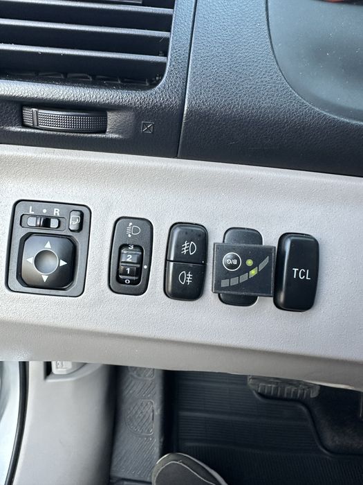 Mitsubishi Grandis 2005 рік Автомат
