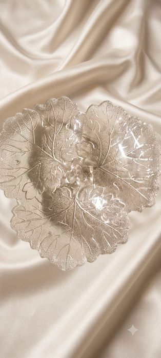 Conjunto de Sobremesa Vintage em Vidro - Travessa Folha e 3 Taças