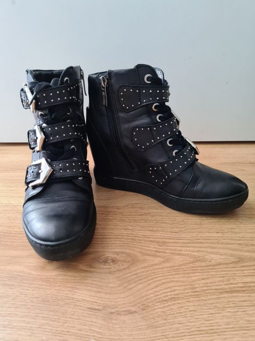 Buty na koturnie, botki Carinii by Maja Sablewska