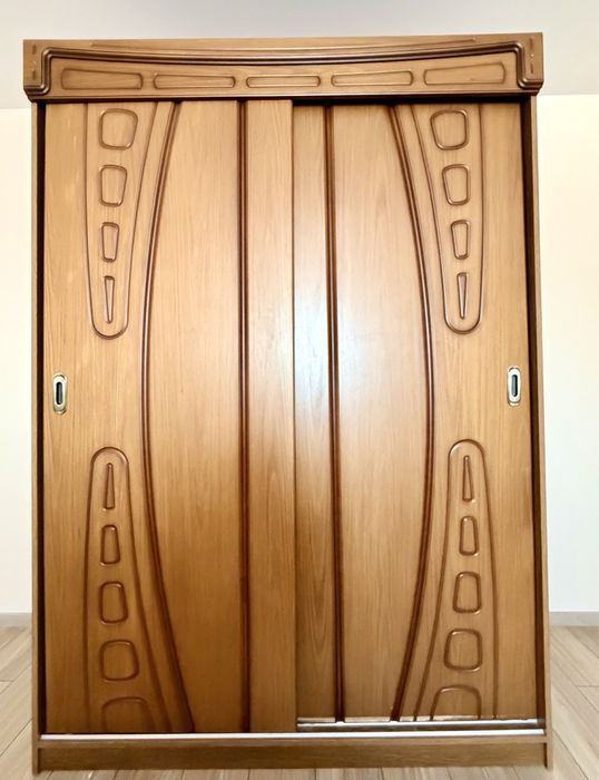 Продам простору шафу-купе